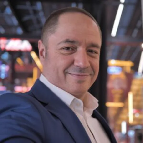 Nathan Romano, CTO y Growth Architect